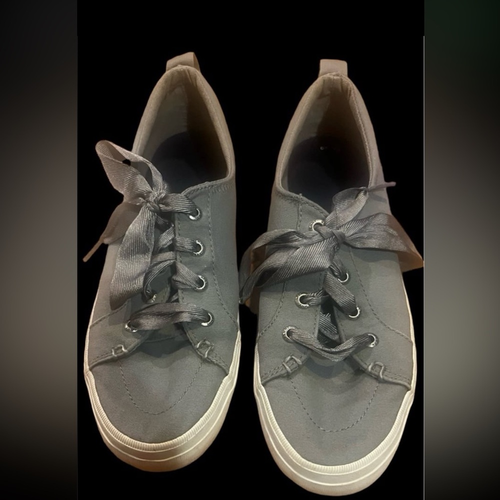 Sperry quest vibe satin lace sneakers 7.5